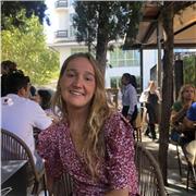 Chica estudiante 20 años se ofrece a dar clases a niñ@s de primaria y ESO, incluidos apoyo de inglés y francés